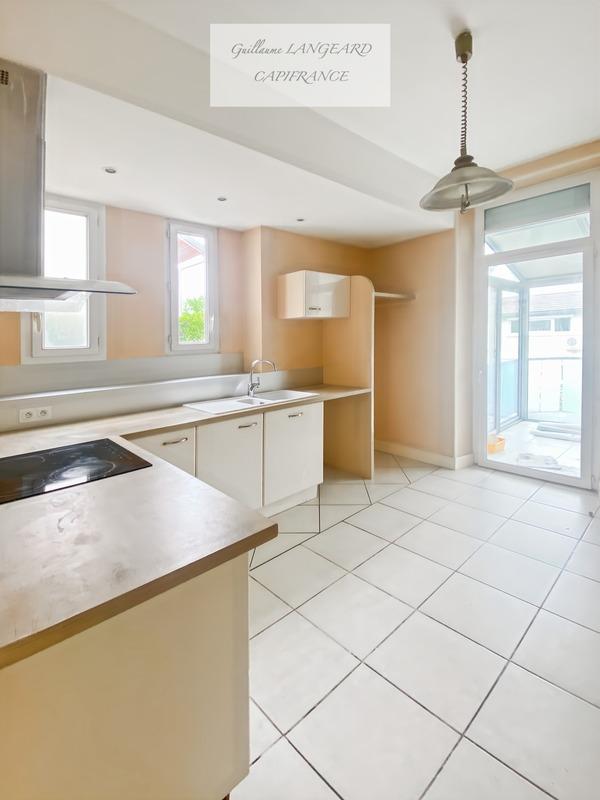 Maison - 207 m² - 9 pièces