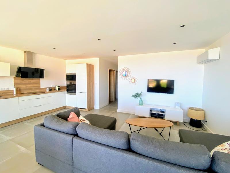 Maison contemporaine - 252 m² - 9 pièces