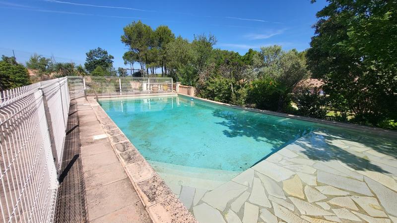 Maison - 220 m² - 9 pièces