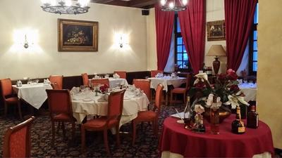 Propriété - 1 200 m² - 50 pièces