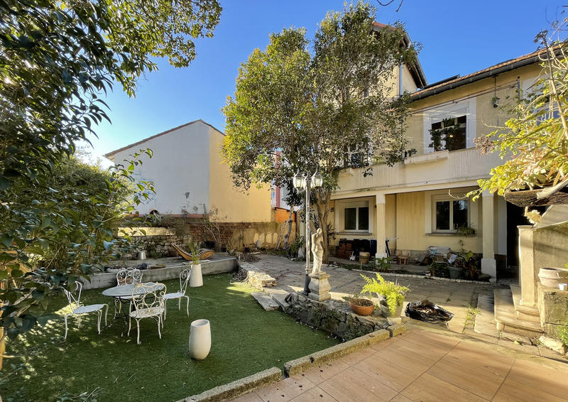 Maison - 200 m² - 10 pièces