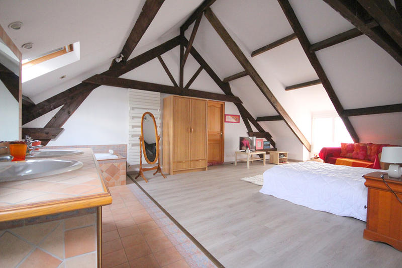 Maison - 370 m² - 11 pièces