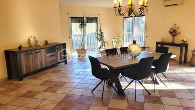 Villa - 183 m² - 6 pièces