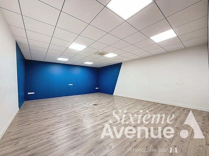 Local d'activité / Entrepôt - 1 870 m²