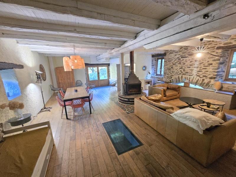 Moulin - 198 m² - 6 pièces