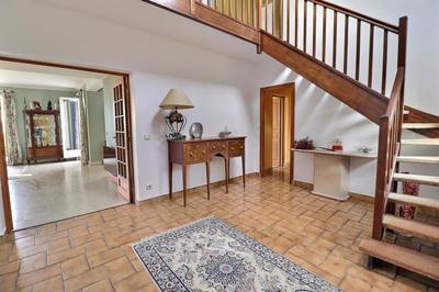 Maison - 230 m² - 9 pièces