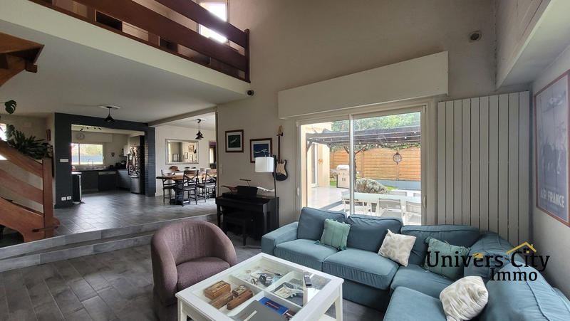 Maison - 186 m² - 7 pièces