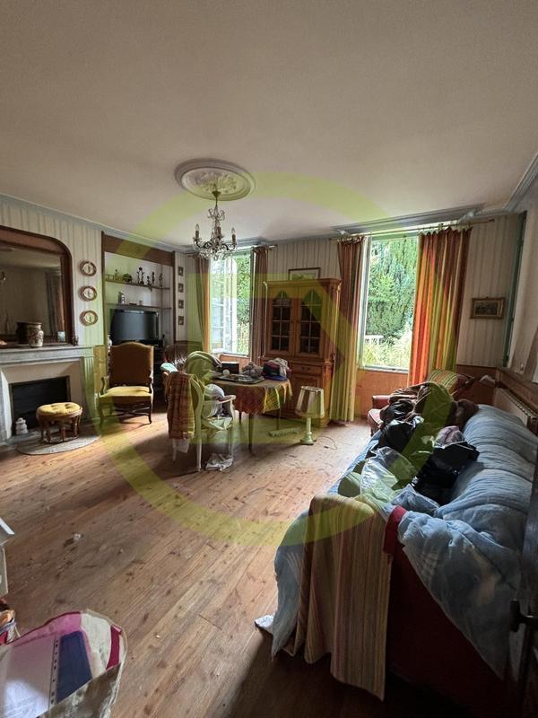 Maison - 216 m² - 8 pièces