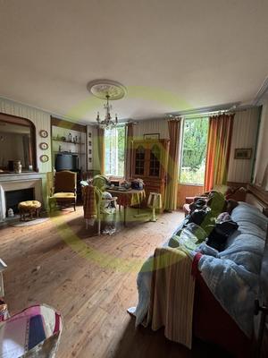 Maison - 216 m² - 8 pièces