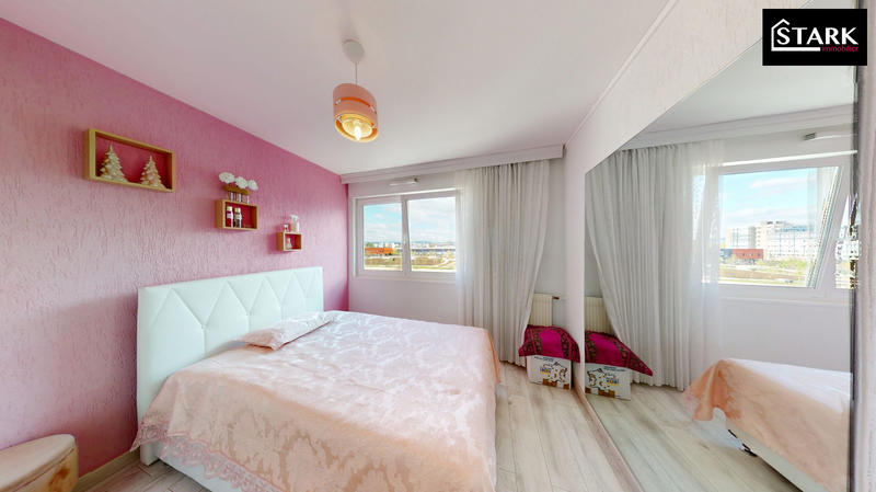 Appartement - 80 m² - 5 pièces