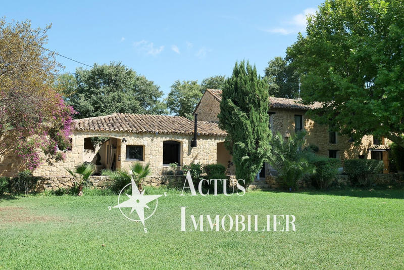 Maison - 233 m² - 8 pièces