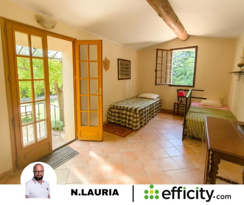 Maison - 185 m² - 9 pièces