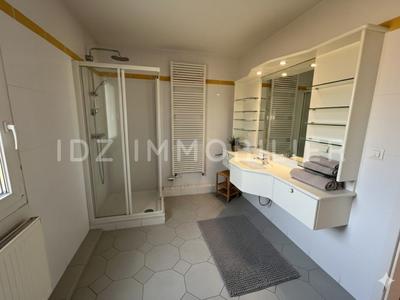 Appartement - 110 m² - 5 pièces