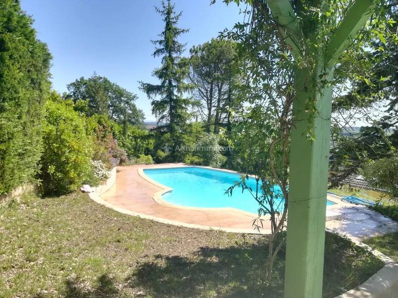 Maison - 143 m² - 5 pièces
