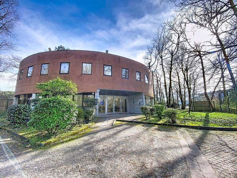Bureau - 488 m²