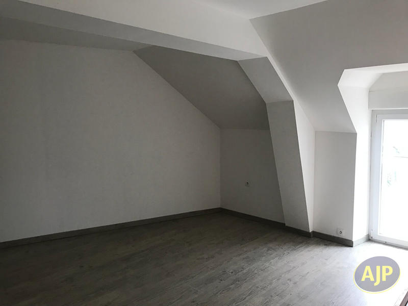 Maison - 280 m² - 9 pièces