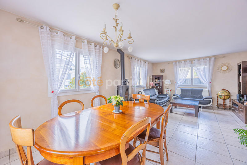 Maison - 95 m² - 5 pièces