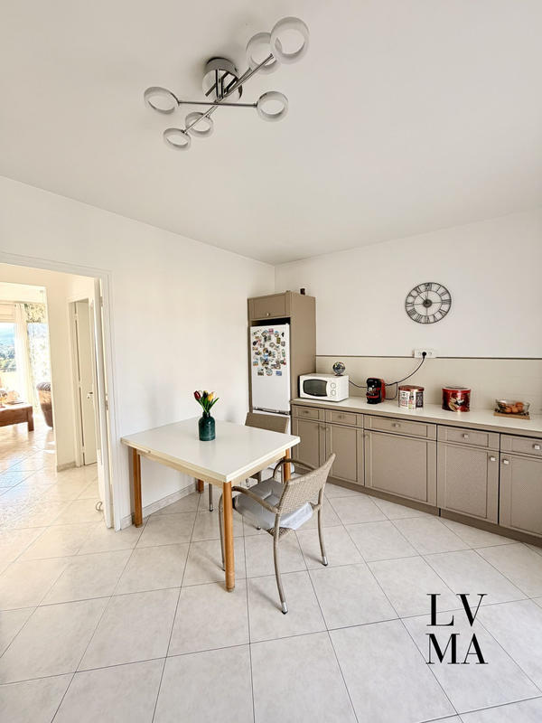 Appartement - 82 m² - 3 pièces