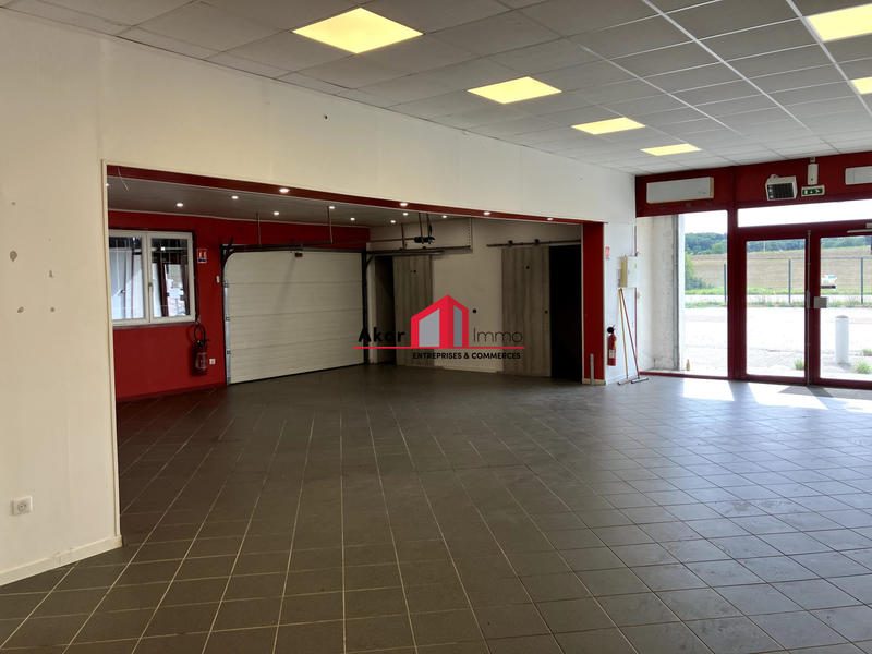 Local commercial - 153 m² - 2 pièces