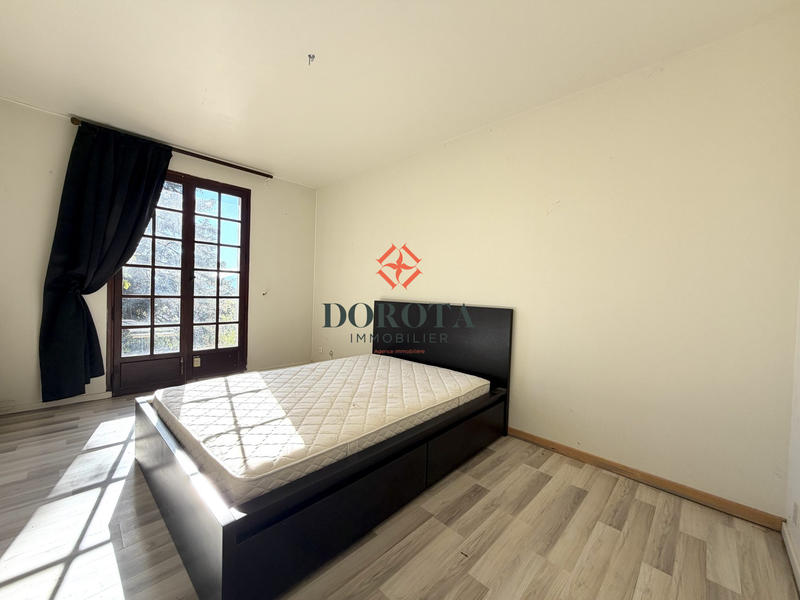 Maison - 182 m² - 9 pièces