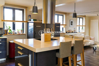 Maison - 280 m² - 8 pièces