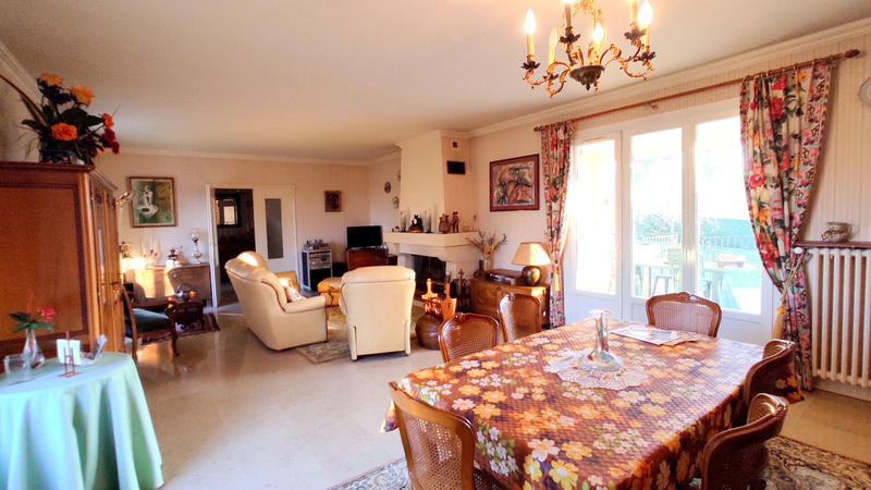 Maison - 289 m² - 8 pièces