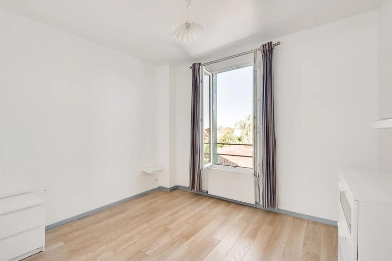 Maison - 172 m² - 9 pièces