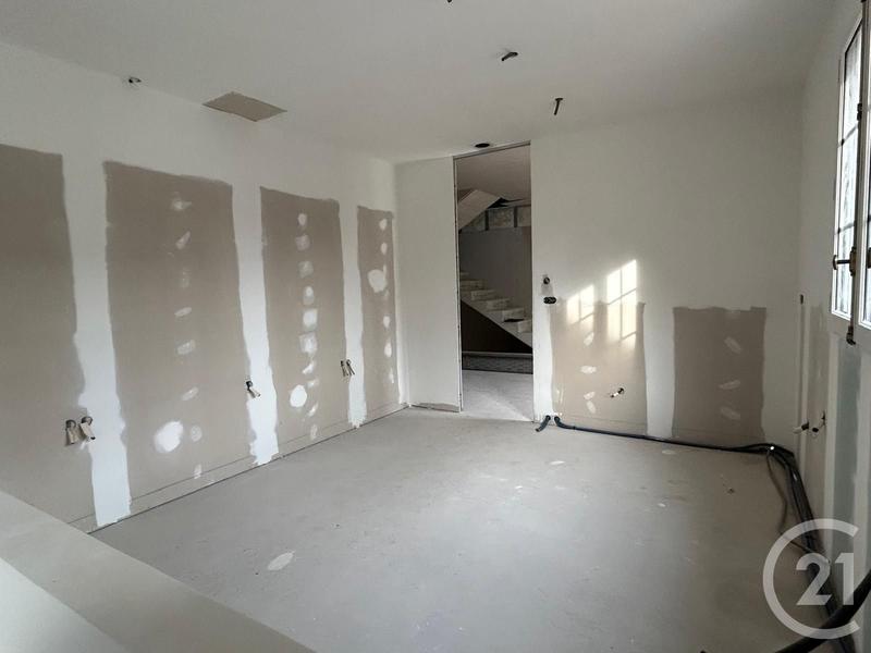 Maison - 273 m² - 7 pièces