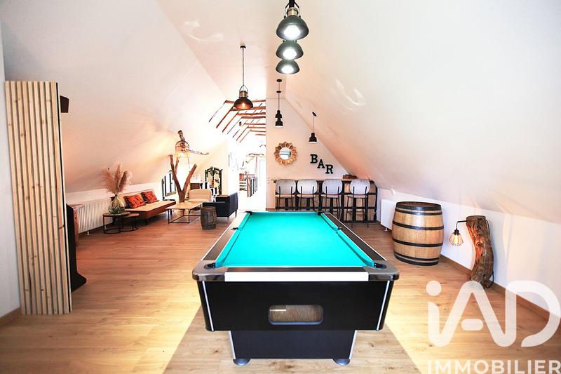 Maison - 206 m² - 7 pièces