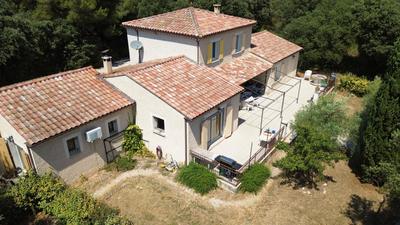 Maison - 233 m² - 8 pièces