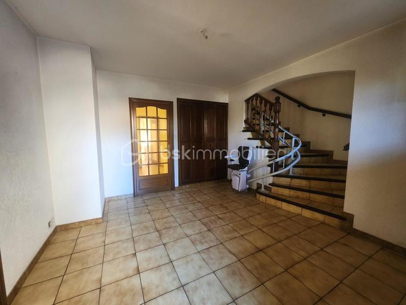 Propriété - 270 m² - 10 pièces