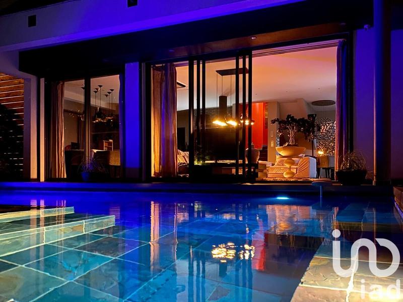 Maison - 308 m² - 9 pièces