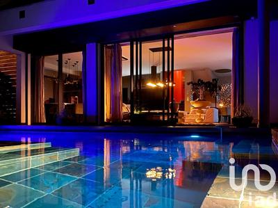 Maison - 308 m² - 9 pièces