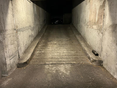 Parking / Garage - 11 m²