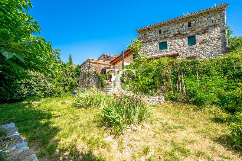 Maison - 104 m² - 5 pièces