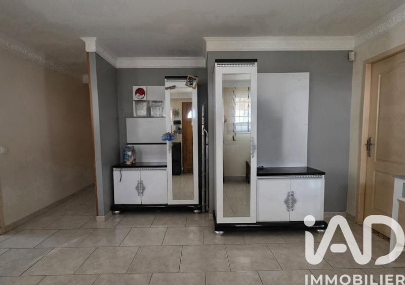 Maison - 219 m² - 6 pièces