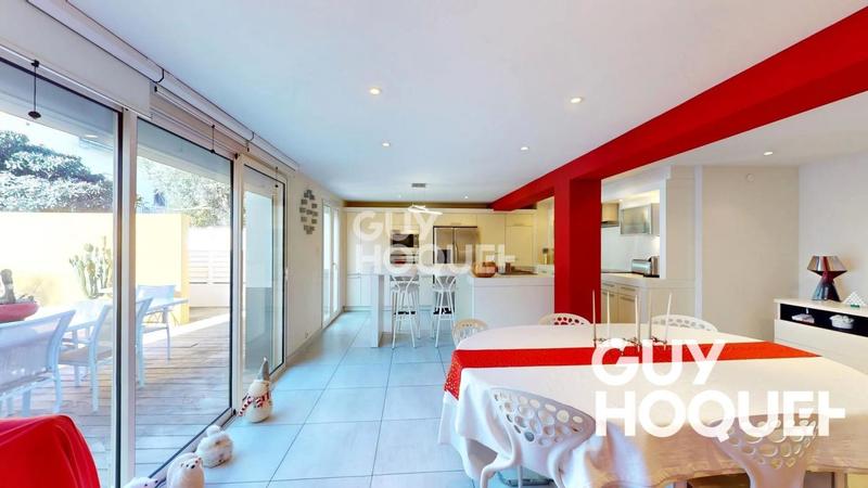 Maison d'architecte - 258 m² - 7 pièces