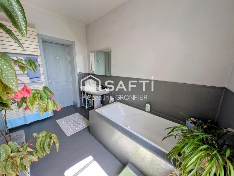 Maison - 208 m² - 10 pièces