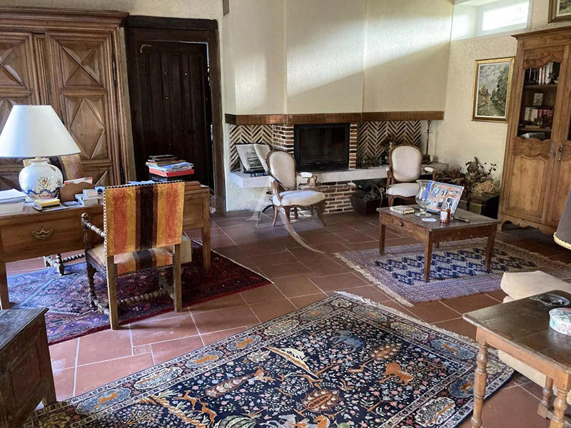 Maison - 281 m² - 9 pièces