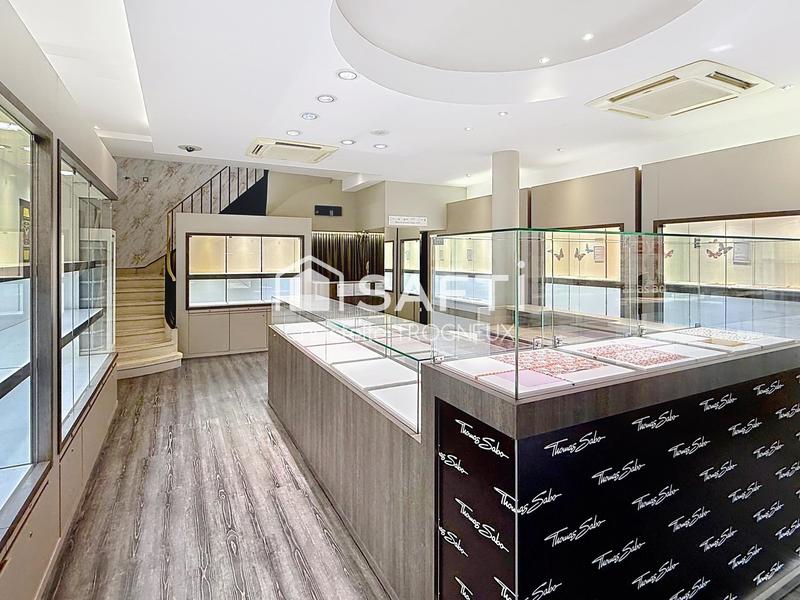 Local commercial - 92 m² - 4 pièces