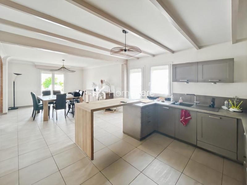 Maison - 200 m² - 8 pièces