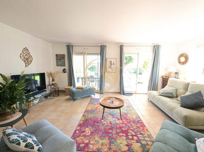 Maison traditionnelle - 187 m² - 7 pièces