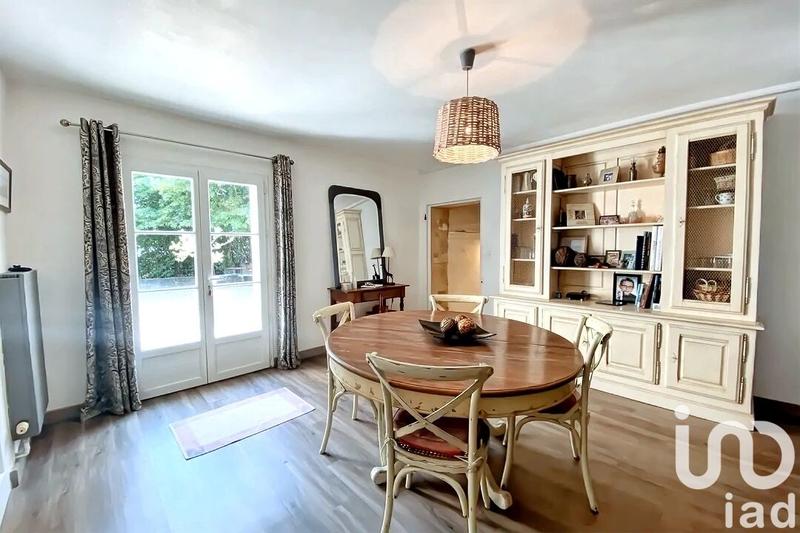 Maison - 328 m² - 11 pièces