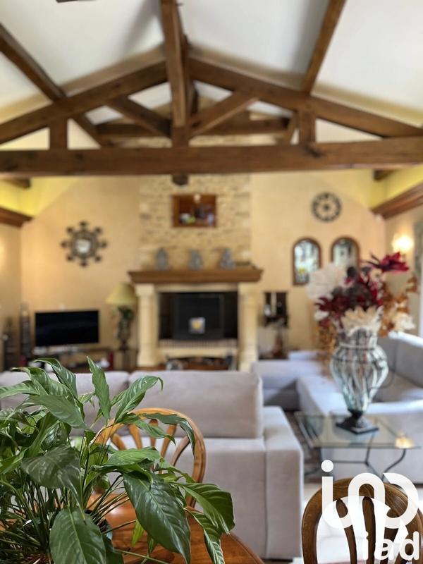 Maison - 260 m² - 10 pièces