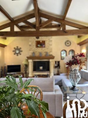 Maison - 260 m² - 10 pièces