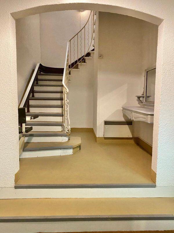 Maison - 246 m² - 10 pièces