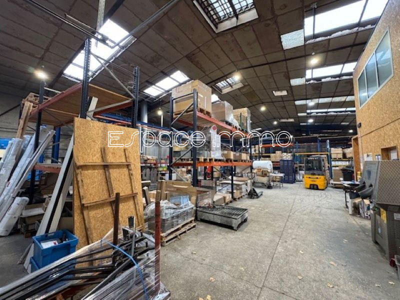 Local commercial - 828 m²