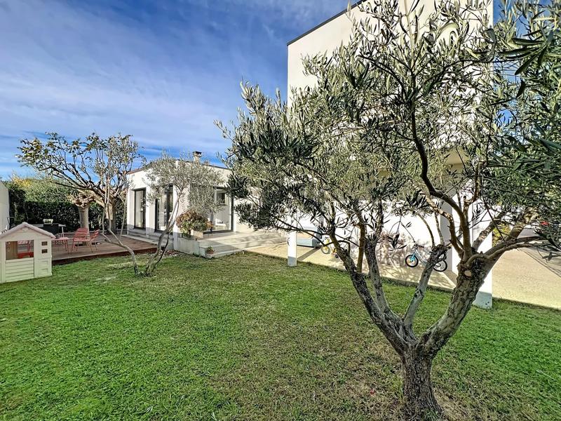 Villa - 167 m² - 7 pièces