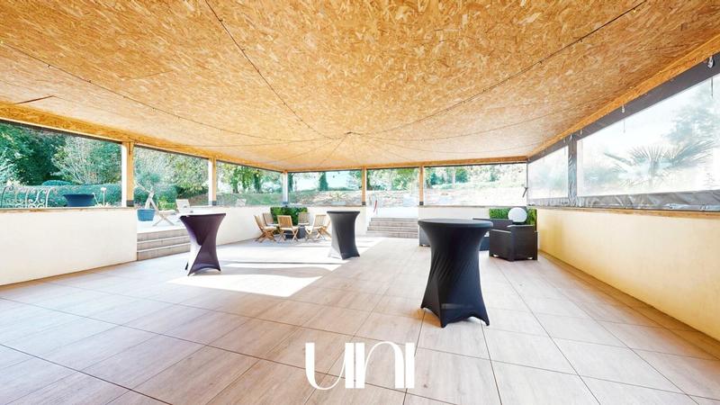 Maison - 650 m² - 22 pièces