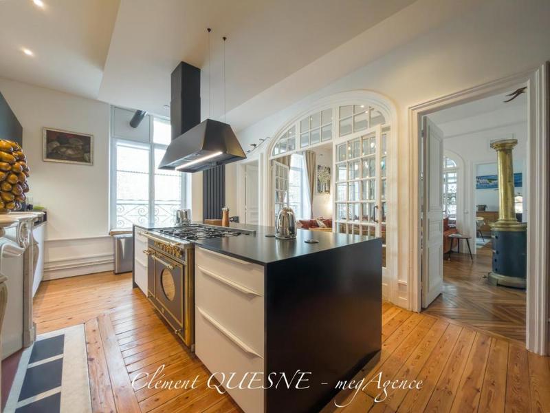 Appartement - 194 m² - 6 pièces